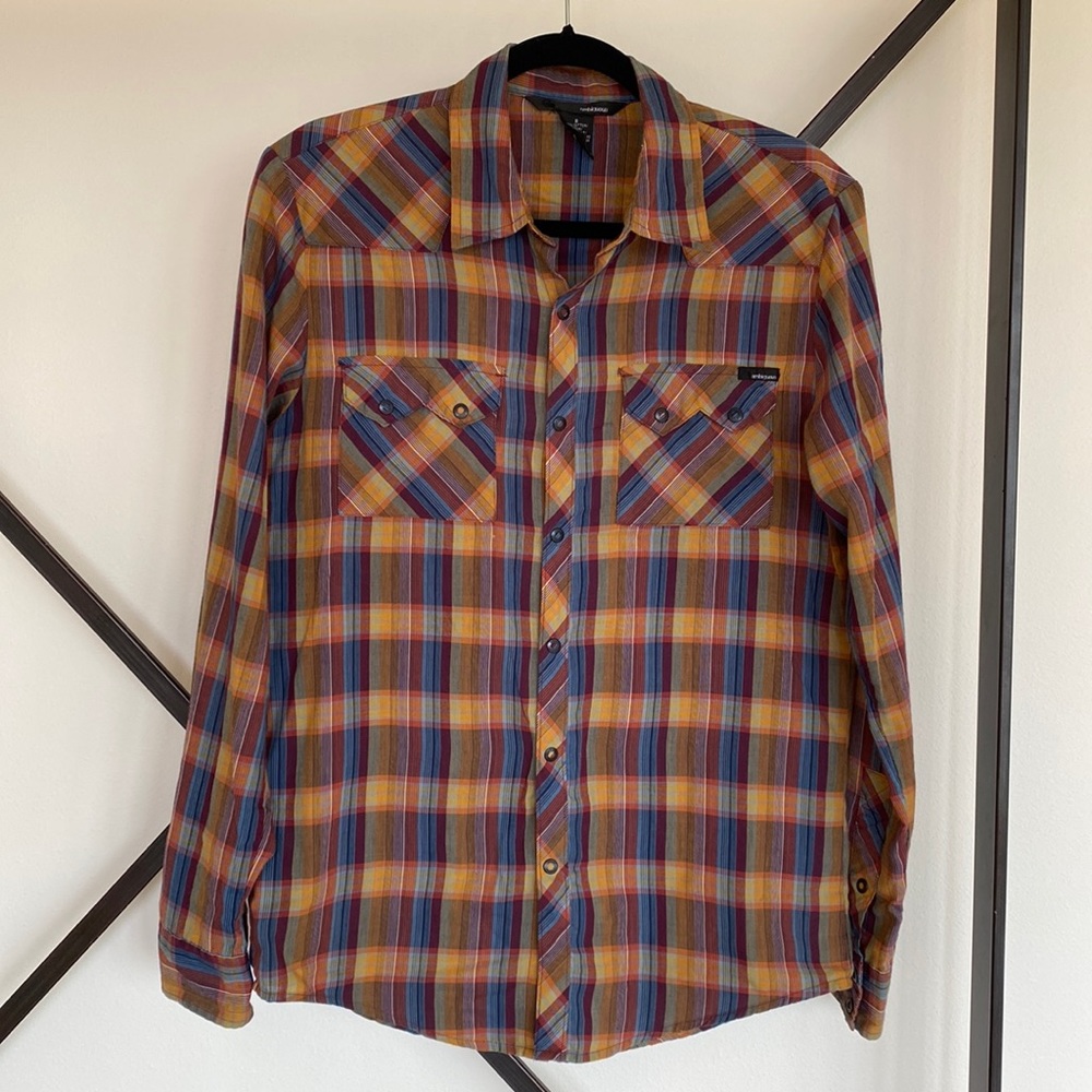 Ambiguous button down shirt